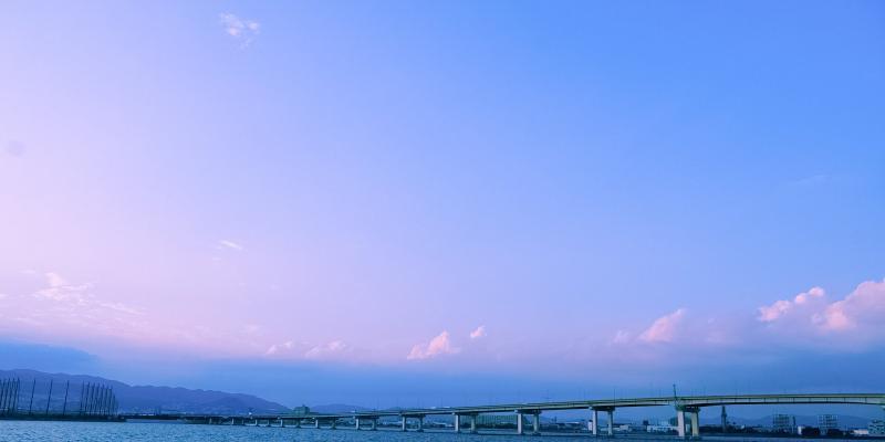 Featured image of post Cô gái chạy ra khỏi lớp và biến mất